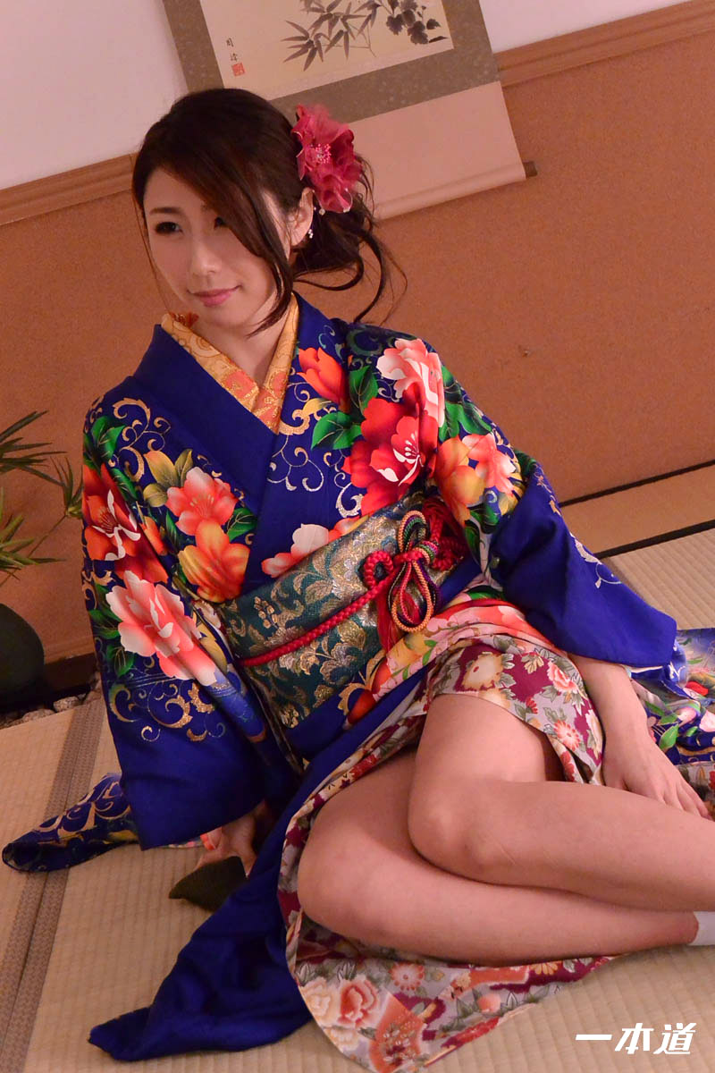 篠田步美第121張寫真