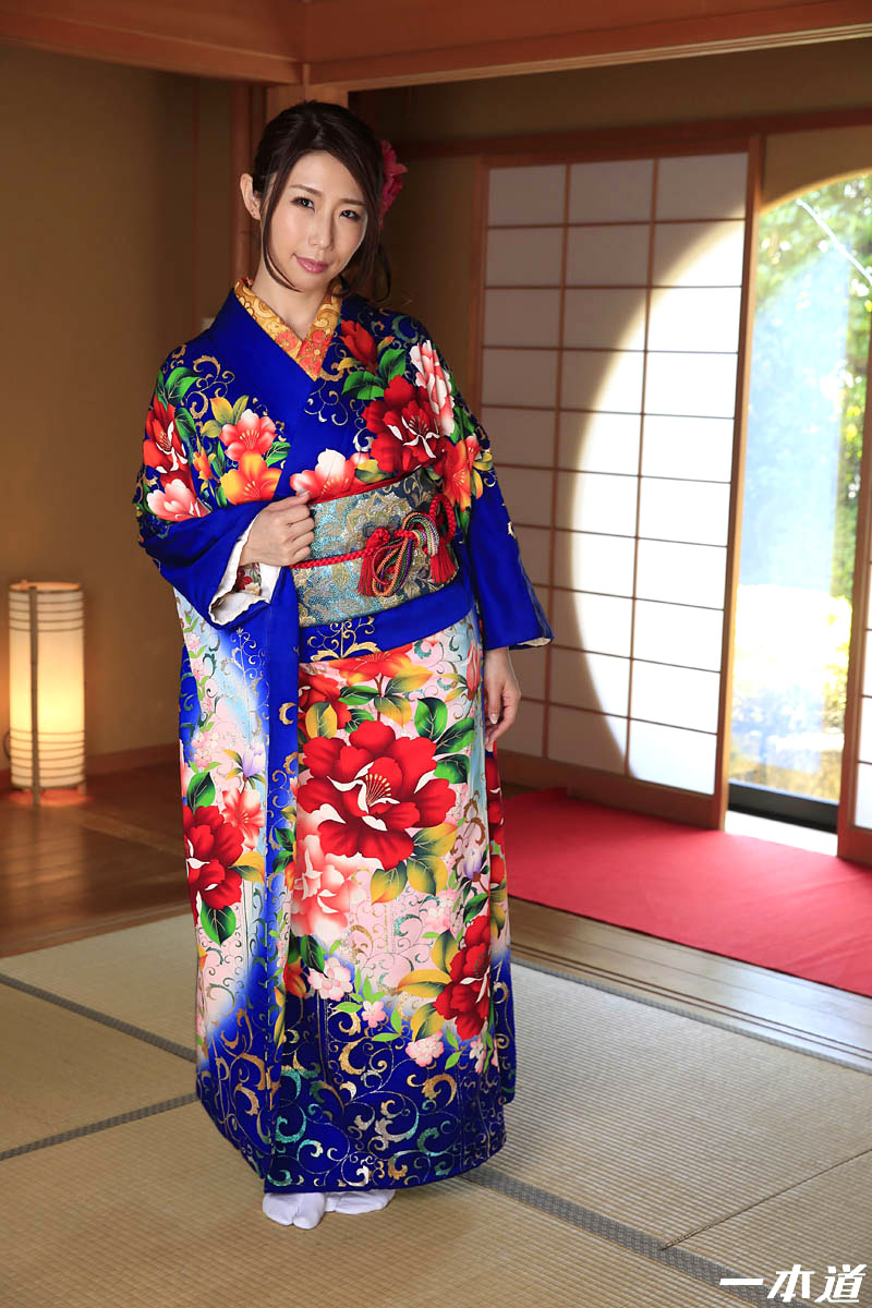 篠田步美第122張寫真