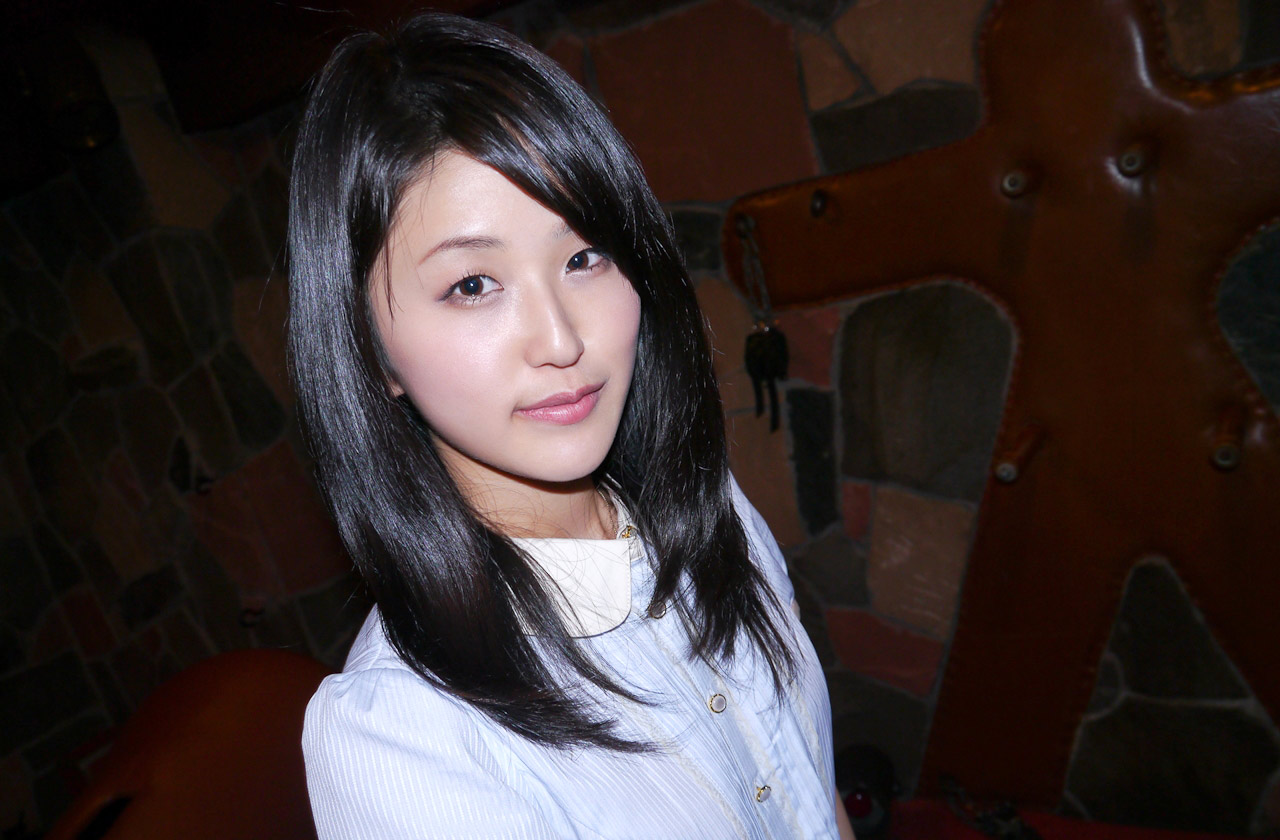 若菜亜衣第17張寫真
