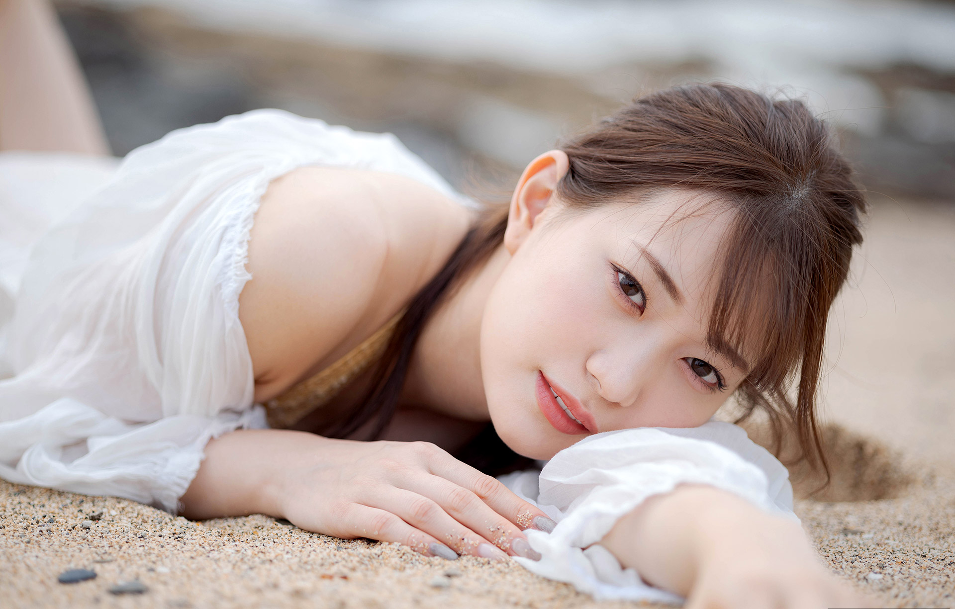 美谷朱里第54張寫真