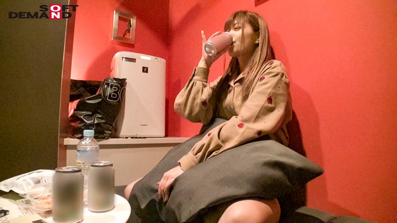 STKO-004 SOD酒場記錄 要把爛醉如泥的 绀野光 帶到哪裏去的劇照14