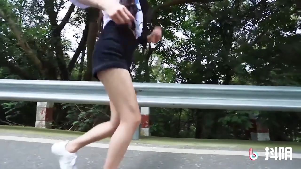 DYTM-005 抖音旅行射 之 瀘沽湖人間仙境的劇照19