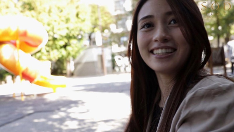 STARS-024 雾岛里绪菜 AV Debut 2nd 性・欲・開・放 4本番 的劇照8