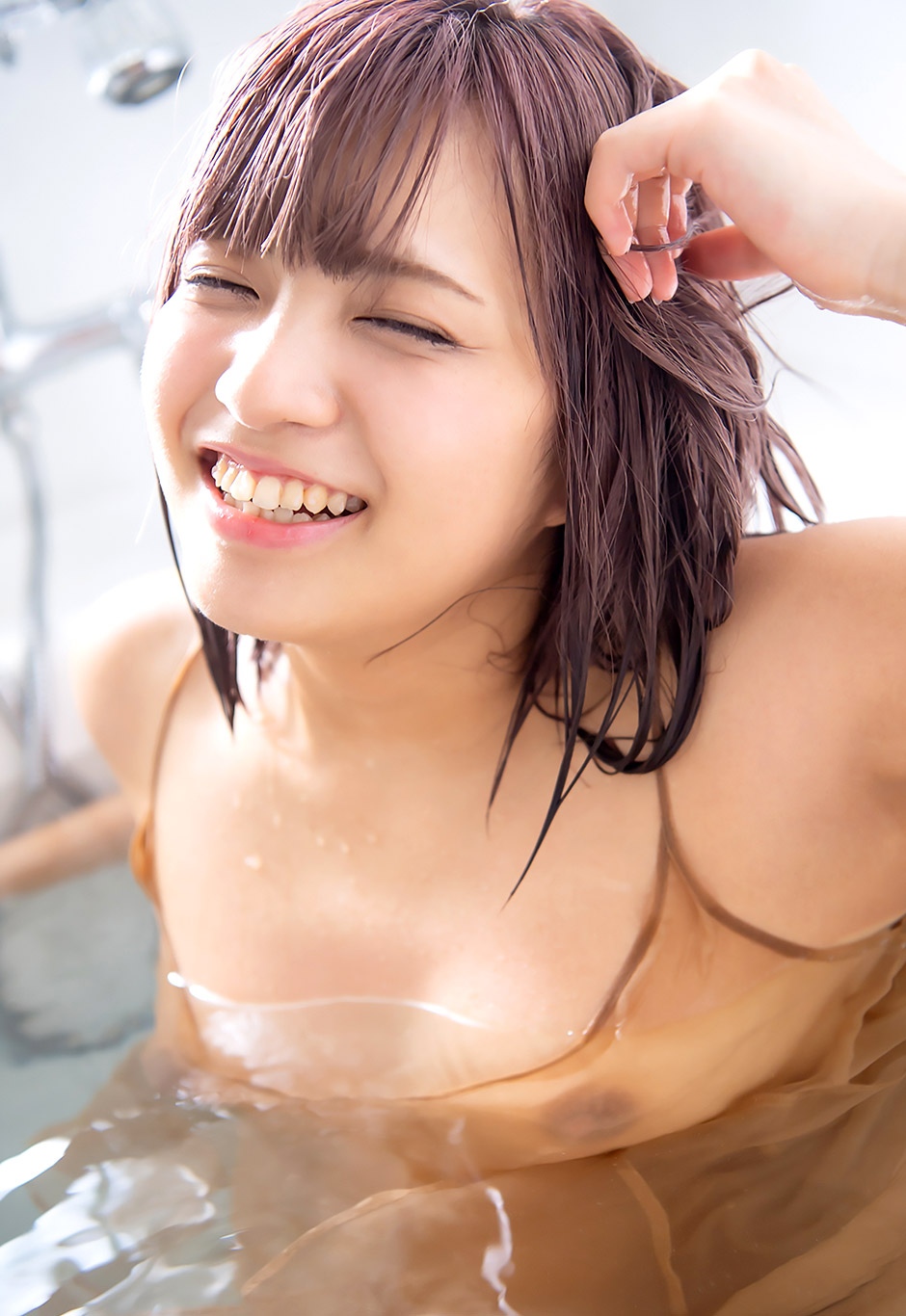 根尾朱里第4張寫真