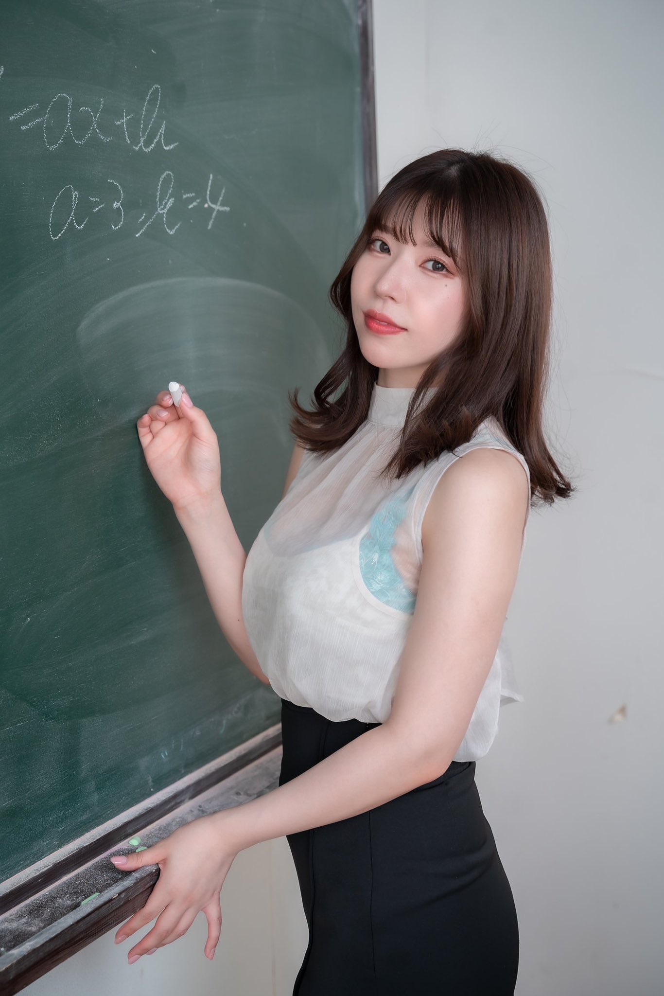 綾瀬舞菜第22張寫真