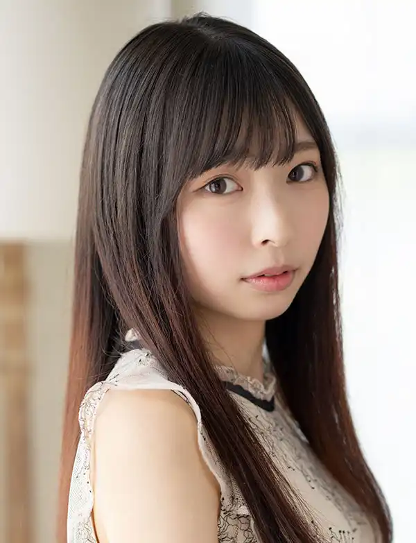 長谷川礼奈封面照片寫真