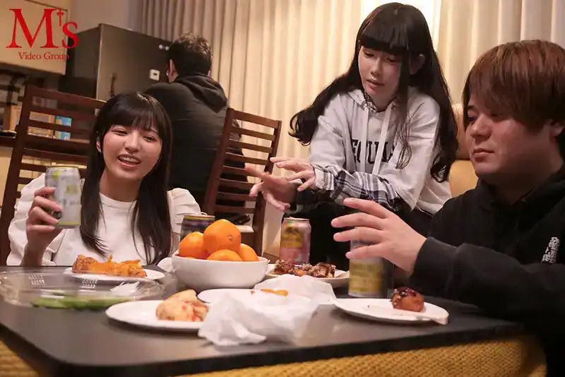 MVSD-554 女友回來前可以再幹一次嗎？ 在女友不在的幾天裡，抵擋不住她闺蜜根尾朱里的誘惑，從早到晚不斷地與她發生性關係…的劇照12
