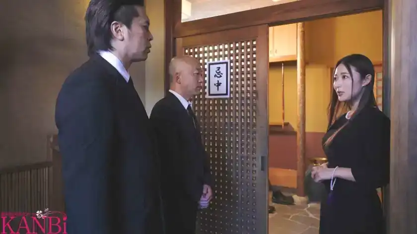 KBR-009 在老公的遺像前，未亡人被一群禽獸逼迫恥辱交尾的劇照13