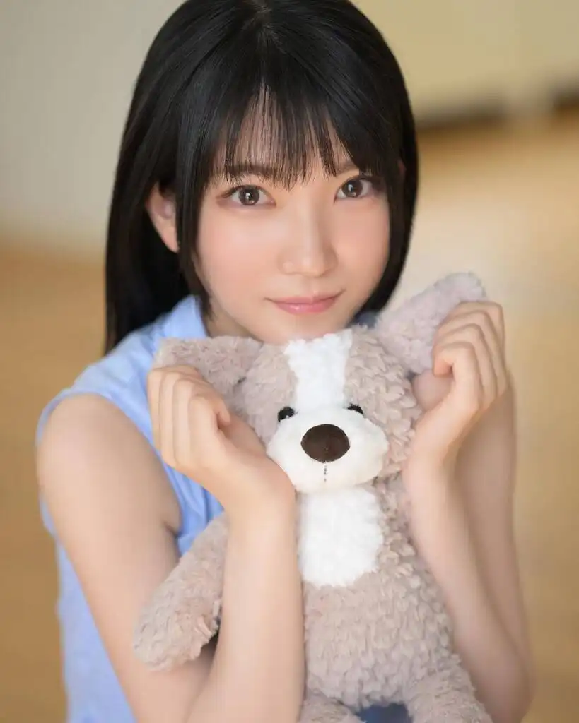 伊織雛乃封面照片寫真