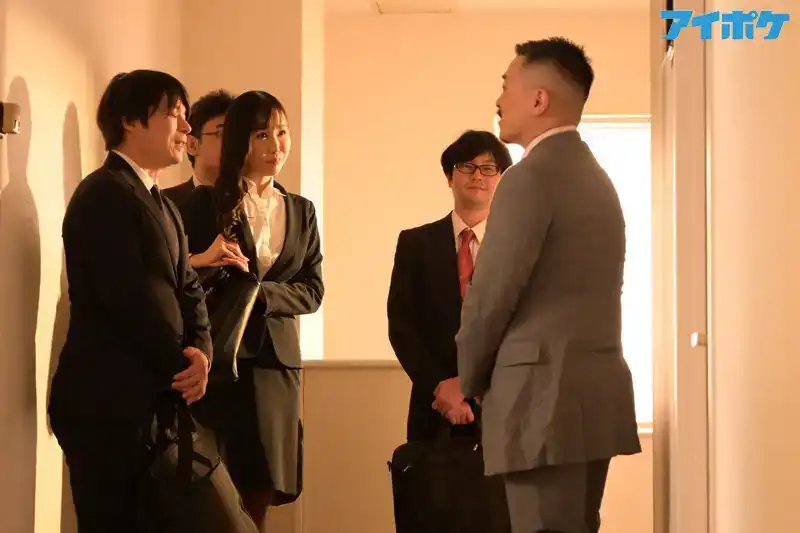 IPX-840 出差住同房NTR 被上司內射一晚上的美人女社員 稻森美憂 的劇照12