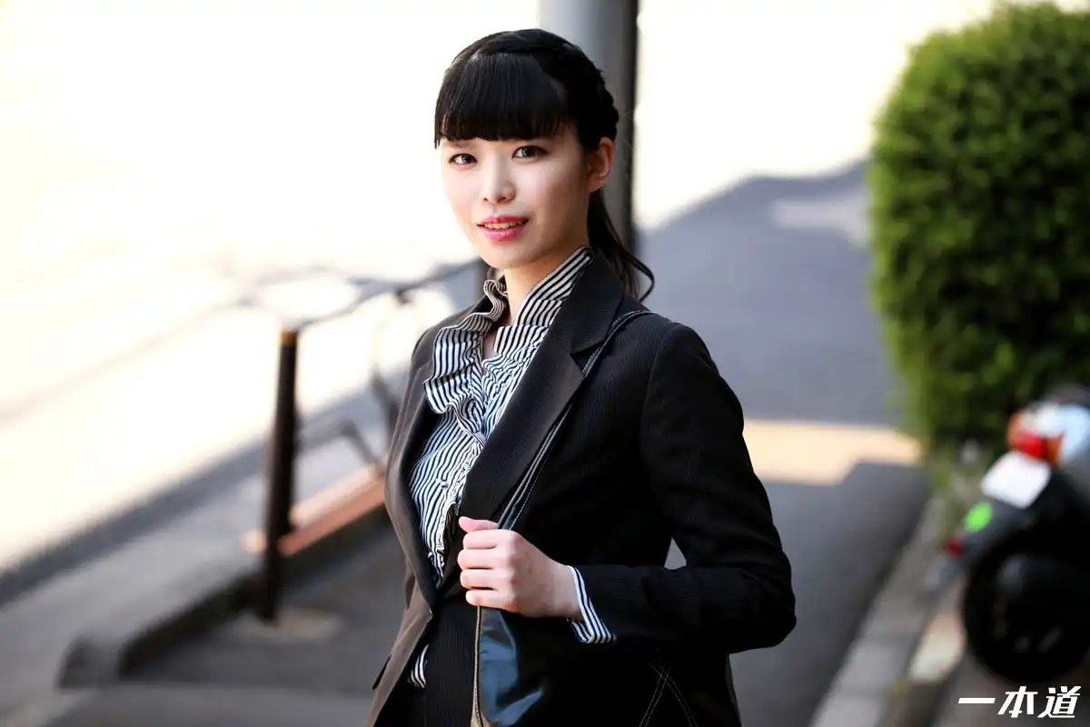 泉麻里香第50張寫真