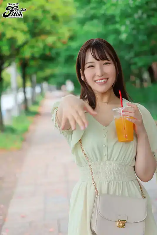 JUFE-522 想要得到真正高潮的美波灸裡，喜歡用自慰棒。 第一次在飯店做愛。的劇照1