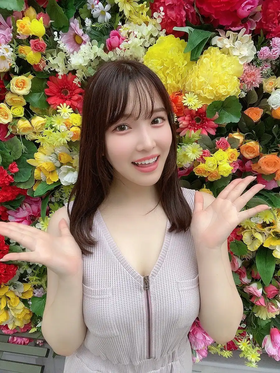 美波汐里第23張寫真