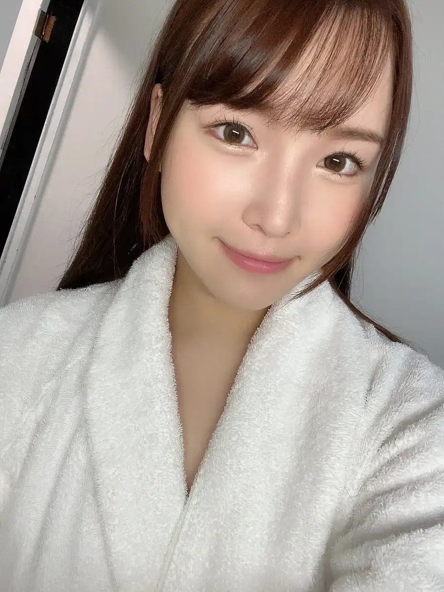 美波汐里第9張寫真