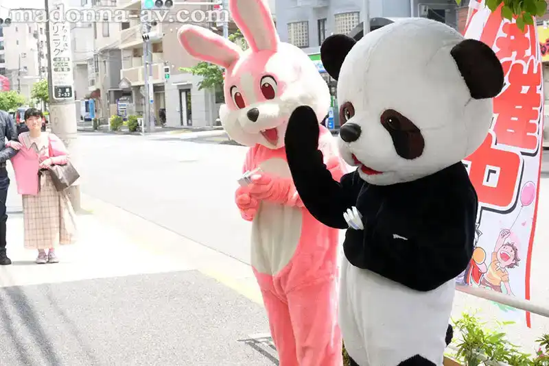 JUQ-437 我在短期兼职時與天真的大胸人妻發生性關係，渾身都是汗水和愛情汁液。的劇照10