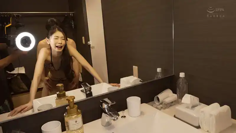 CEMD-432 羞辱、猥褻穿著的繁華街約會的劇照4