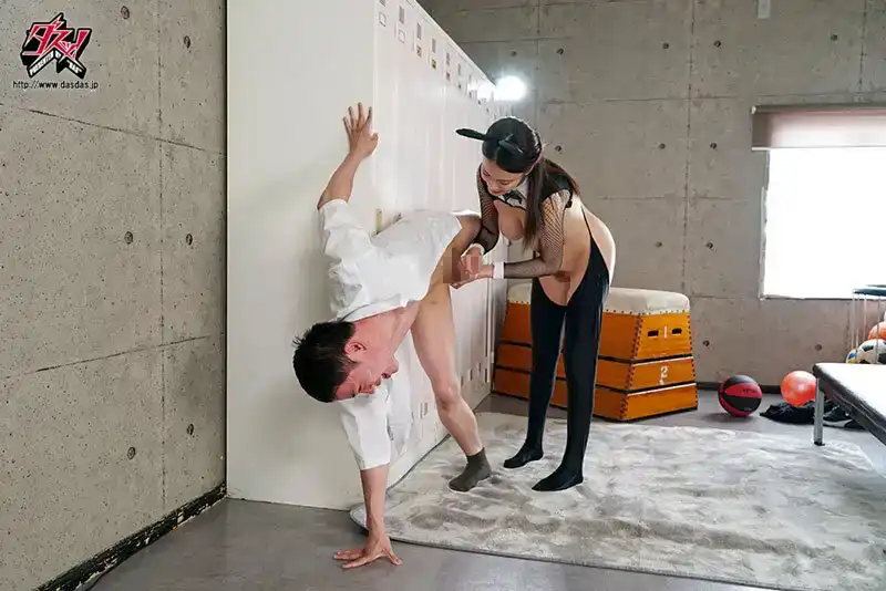 DASS-254 好色兔女郎老師和问题学生的终级对决！5本番16次射精！的劇照7