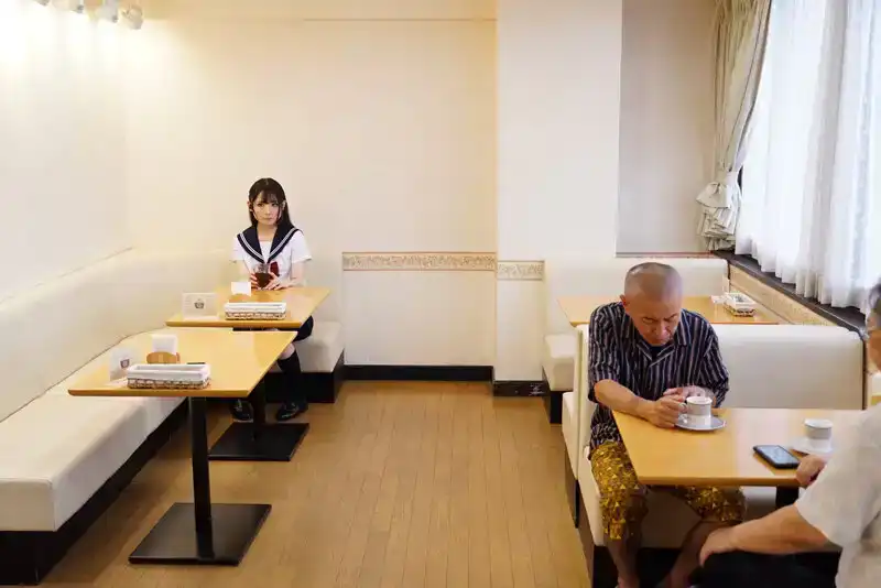 ARAN-074 【偽娘警告】媚藥洗腦俱樂部 充滿快樂的受虐狂調教的偽娘的劇照20