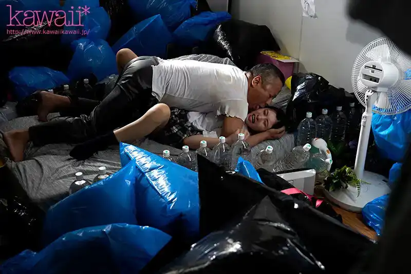 CAWD-590 JK女孩被鄰居拖入滿是垃圾的房間裡慘遭連續51次內射而懷孕了！的劇照10