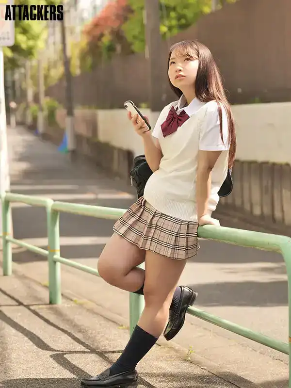 SAME-086 潛入强奸巨乳美少女 沉浸在性愛中的劇照11