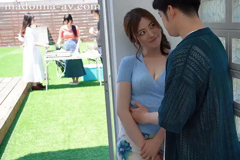 JUQ-467 令×班家長抓狂的PTA「小惡魔」老婆木下凛々子，變身混蛋家長教師會的劇照7