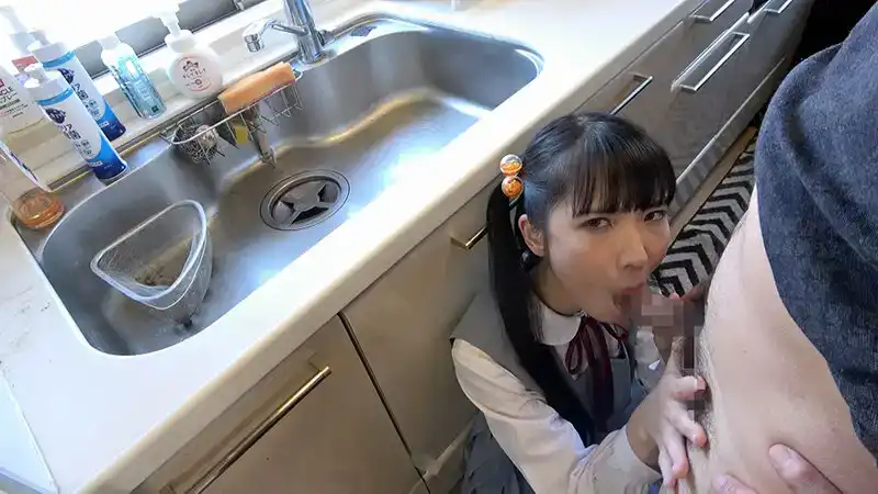 GUN-895  不恰當的假裝小便  希咲那奈的劇照16