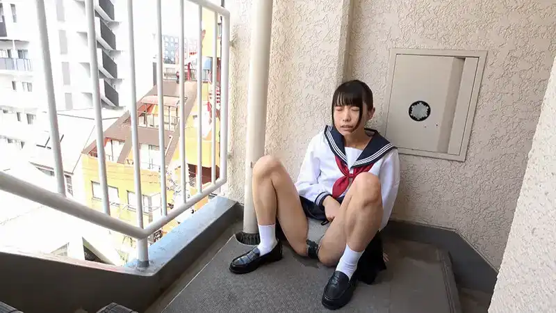 GUN-895  不恰當的假裝小便  希咲那奈的劇照7