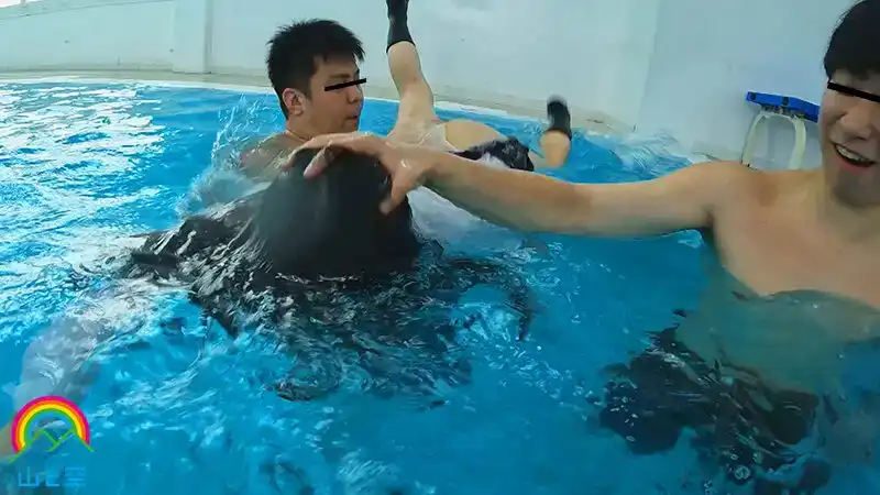 SORA-506 競技泳衣J型殘暴集體水刑強奸的劇照13