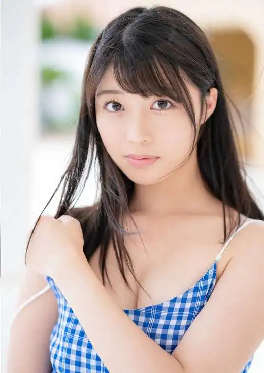  吉沢梨亜封面照片寫真