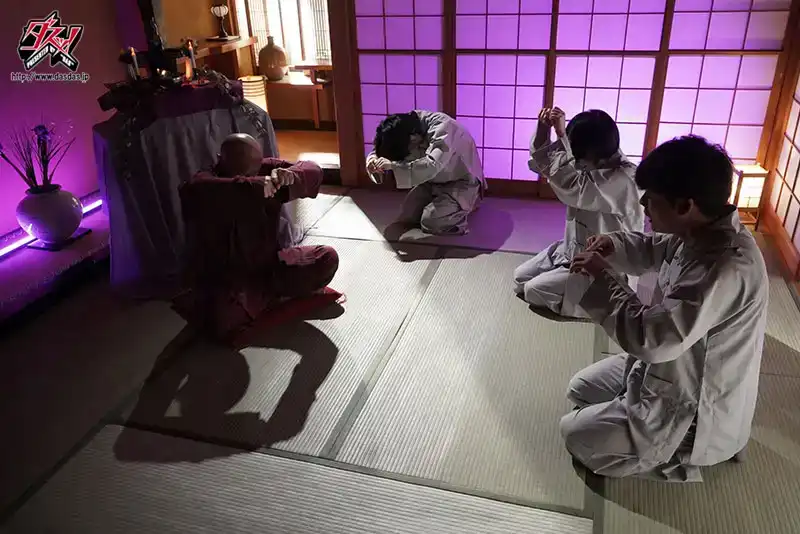 DASS-320 幻覺性的恍惚狂歡，豐滿的青梅竹馬，她在崇拜男性生殖器的新邪教中尋求救贖。星乃夏月的劇照10
