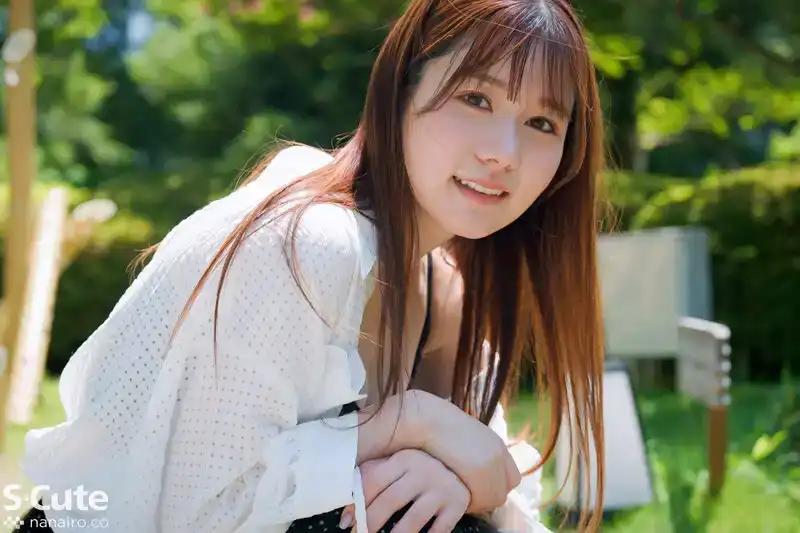 SQTE-524 一個想要盡力而爲的美麗女孩！ G罩杯大奶子治愈身心並做愛五日市芽依
的劇照16