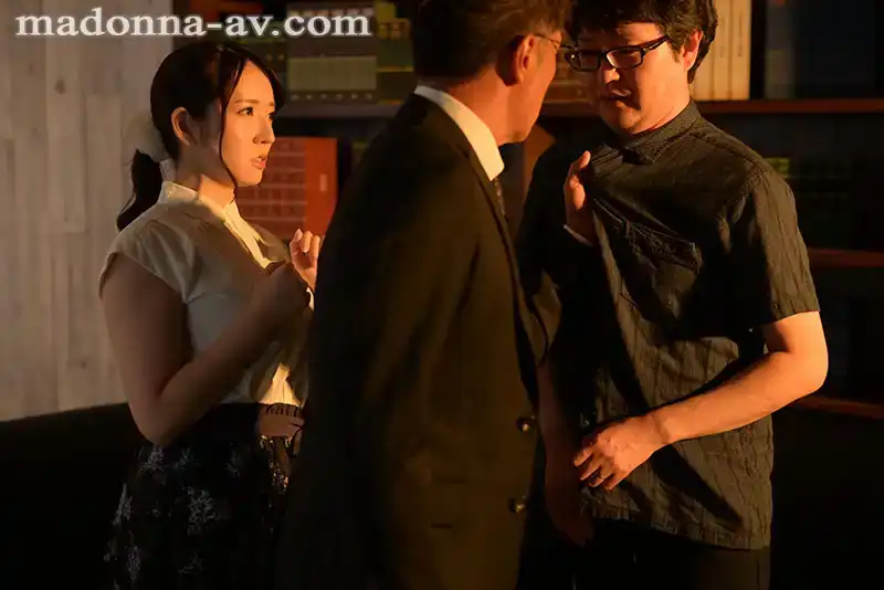 JUQ-553   裸模NTR震撼出軌視頻，老板和妻子陷入恥辱 小花暖
的劇照10