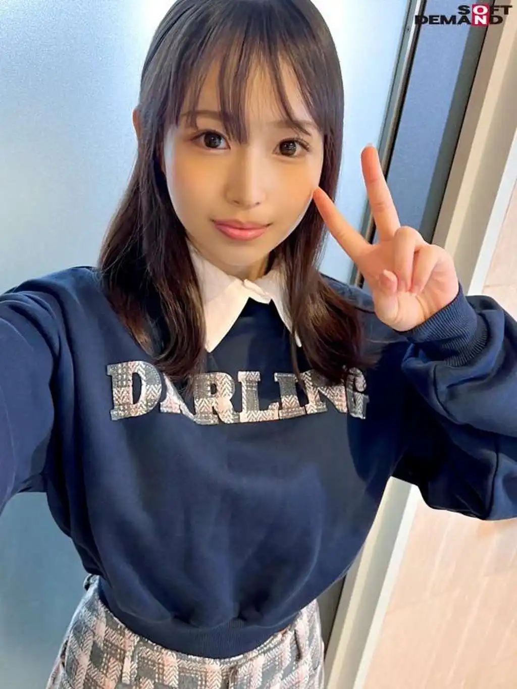 MOGI-129 【第一炮】G罩杯美女巨乳曲線家庭餐廳店員擁有從衣服上無法想象的絕美身材喜歡微醉性愛，性欲旺盛時就摸自己的身體， 20歲，喜歡看素人AV
的劇照6