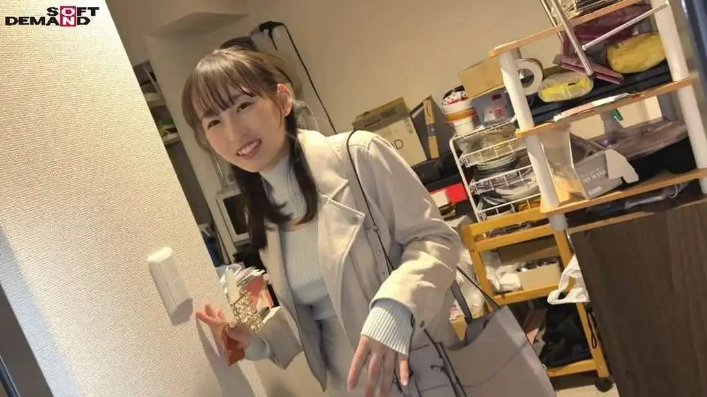 MOGI-129 【第一炮】G罩杯美女巨乳曲線家庭餐廳店員擁有從衣服上無法想象的絕美身材喜歡微醉性愛，性欲旺盛時就摸自己的身體， 20歲，喜歡看素人AV
的劇照14