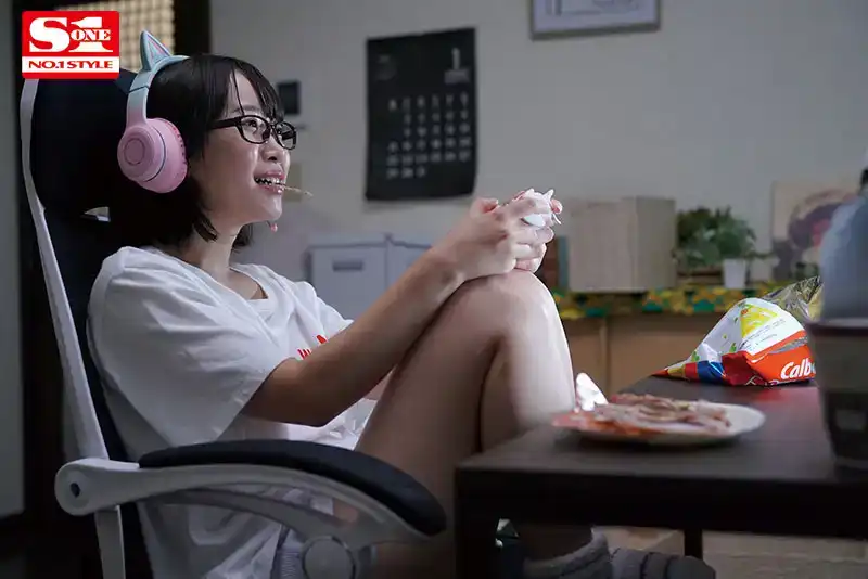 SONE-116 女朋友是宅女整日沉迷遊戲 我和她說讓我操一下她就讓我操 但是一但操起來就騷的不得了的劇照10