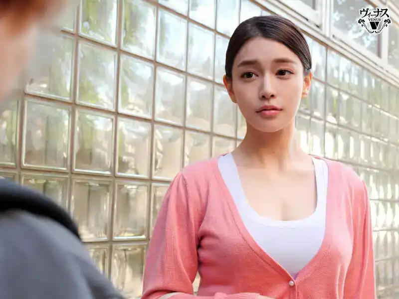 VEC-637 把兼職工作的人妻橘瑪麗帶回家裏操的劇照10