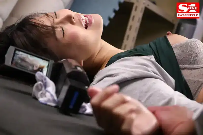 SSNI-180 已婚女教師葵司遭全體學生輪奸的劇照9