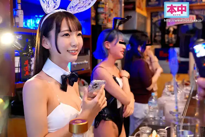 HMN-548 新人！東京的熱門話題！即使喝酒也一定會勃起。中出OK。色情可愛兔子裝酒吧店員  AV首次亮相！ ！~ あおい藍的劇照10