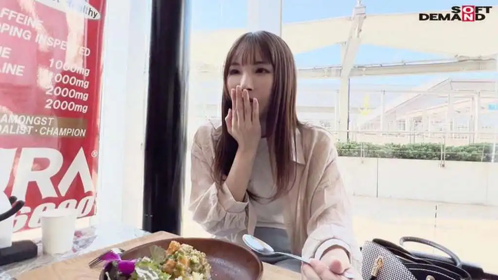 SDNM-443 柊優衣，32歲，陰鬱淫蕩的美容師，對工作和性都很認真，性欲極強。最終章：身體已經到了丈夫無法再滿足的地步。第一次內射體驗，感受到真正的快樂和精液的劇照7