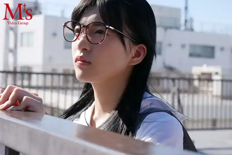 MVSD-587 無論如何……讓我操你最後一次吧！ ！ ！一個冷漠的美少女，容貌姣好，成績優秀，但她喜歡釋放了性欲。的劇照12