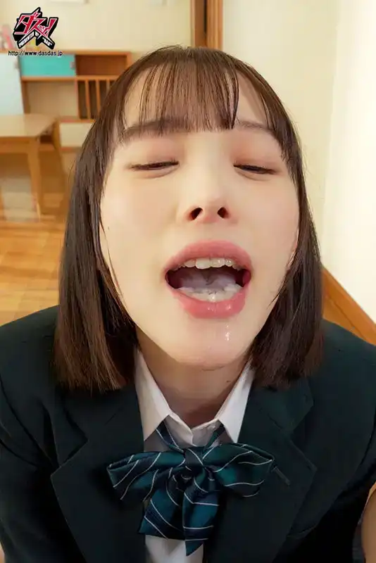 DASS-382 記錄了一個單純可愛的女兒靠著父親的精子長大的豐富吞食。的劇照8