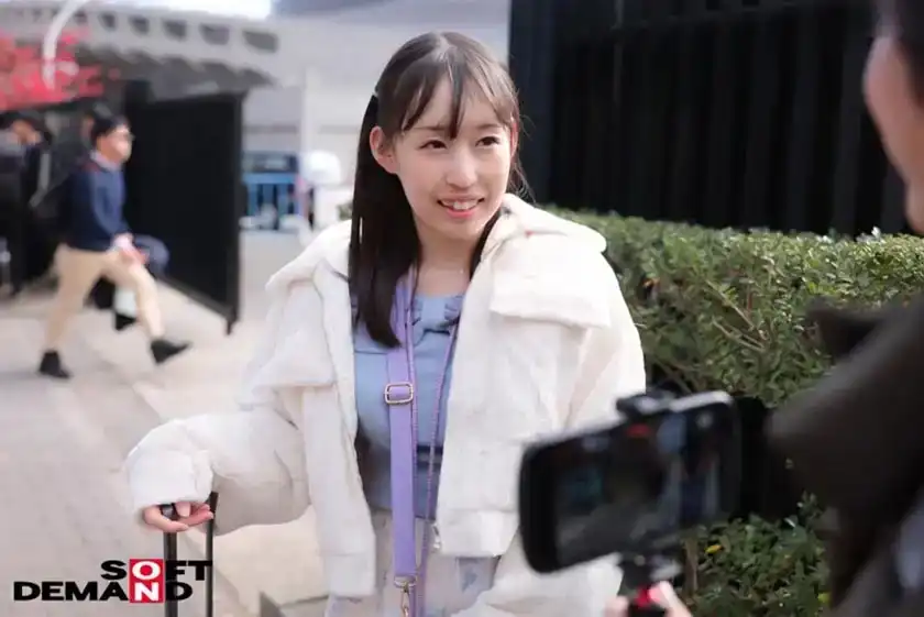 SPLY-019 來到東京追求事業的巨乳正妹！受邀來到出租把妹達人家裏，被一羣大屌男人的連續活塞吹爆，達到高潮！天川しずく的劇照15