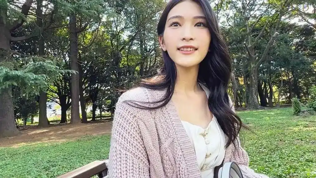 START-040 你喜歡哪一個？ 3種不同場景下生動激烈的性愛 ~ 本莊鈴的劇照1