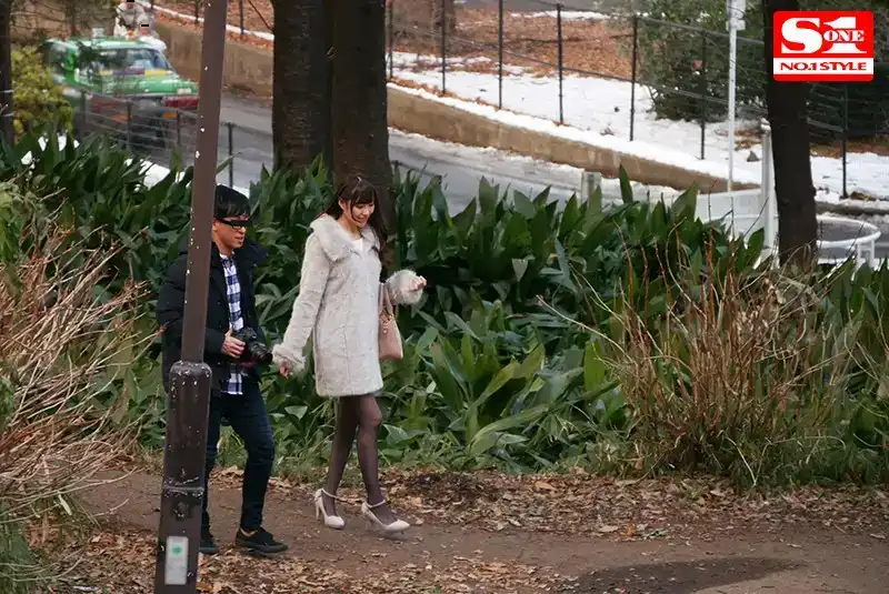 SSNI-209 偷窺實錄！66日，我們激烈拍攝橋本有菜的私生活，僞裝成攝影師助理的帥哥搭訕藝人被抓住，然後與橋本有菜發生了性關系的劇照8