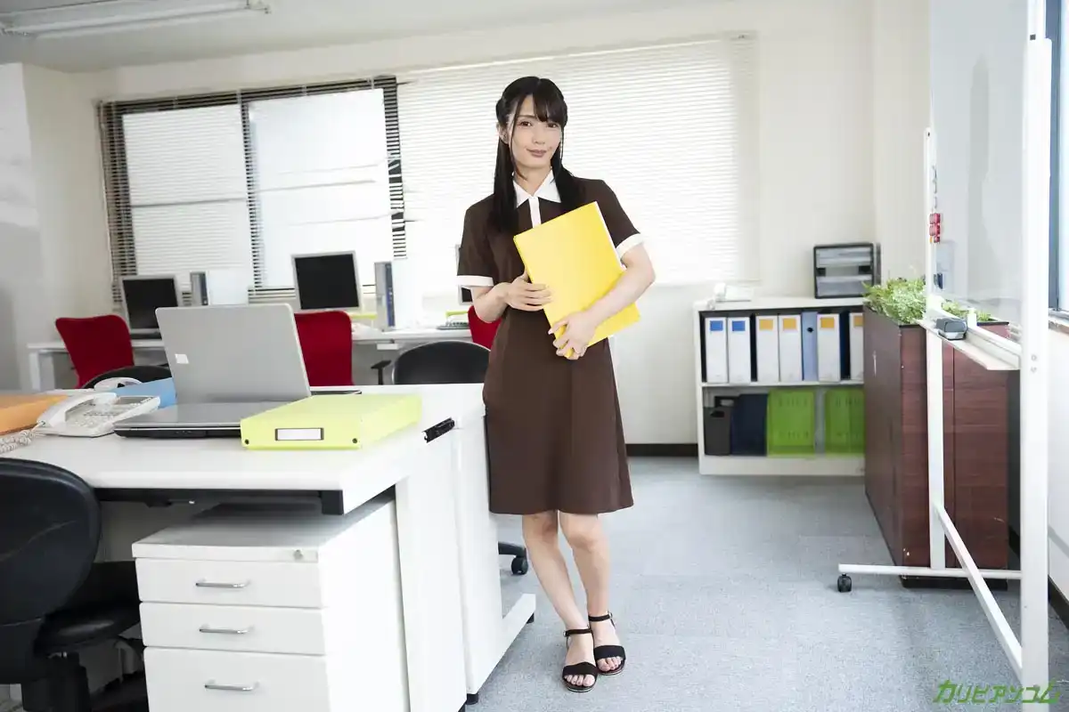 050624-001 在辦公室操人妻OL，空閒時間消磨時間。青山はな的劇照6