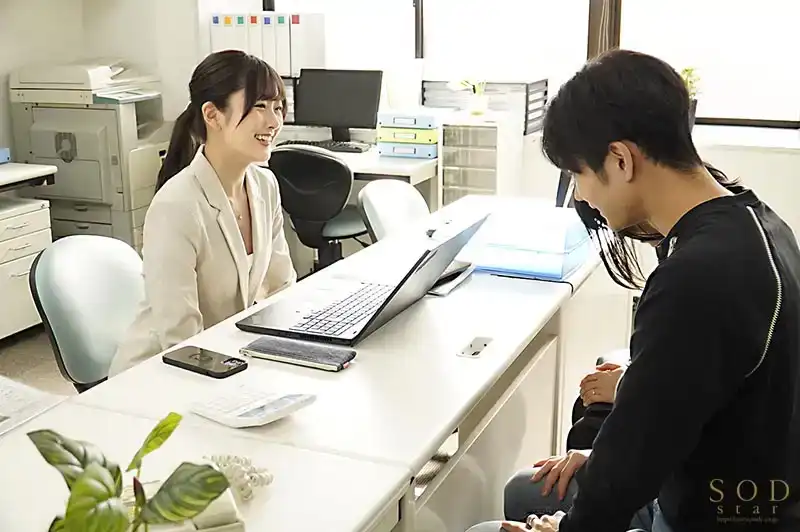 START-057 跟青空光去看房！漂亮性感的女房產中介和男客戶的NTR故事，籤訂了合同 ~ 青空光的劇照4