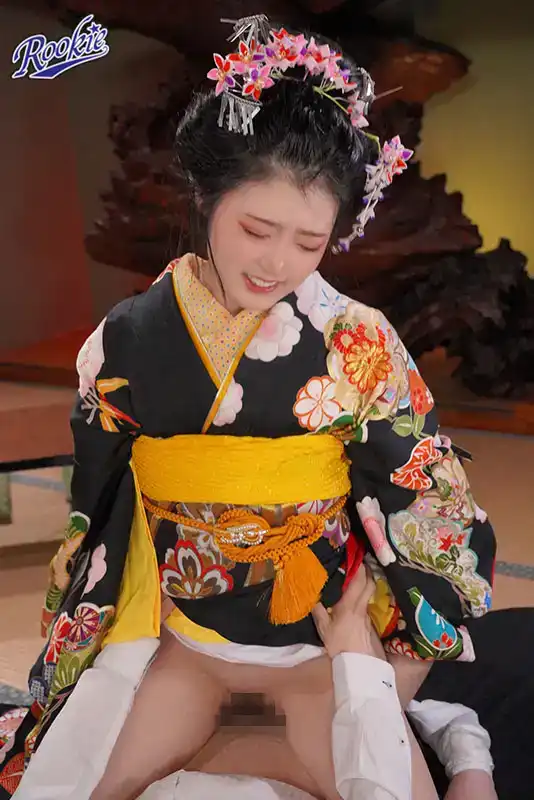 RKI-668 京都發現的舞妓AV出道，紅燈區預約爆滿！可愛微笑的舞妓脫下和服在榻榻米房間裏射精！ ~ 賀川かのこ的劇照3