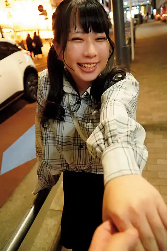 GDRD-025 酒吧招待有棲奏羽被中出的劇照2