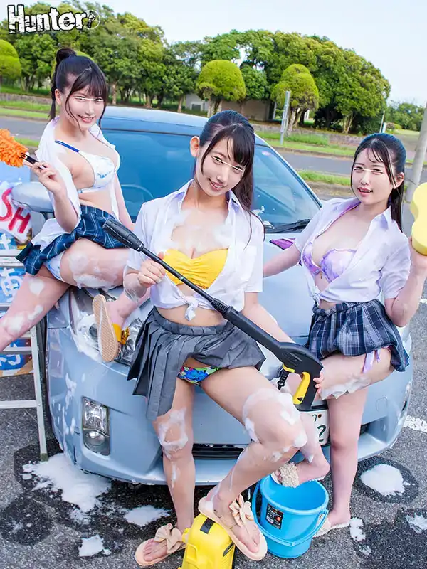 HUNTC-064 超級挺立，奶子壓在擋風玻璃上！濕透比基尼J型洗車打工！女學生在旅館打工，為客人洗車。的劇照15
