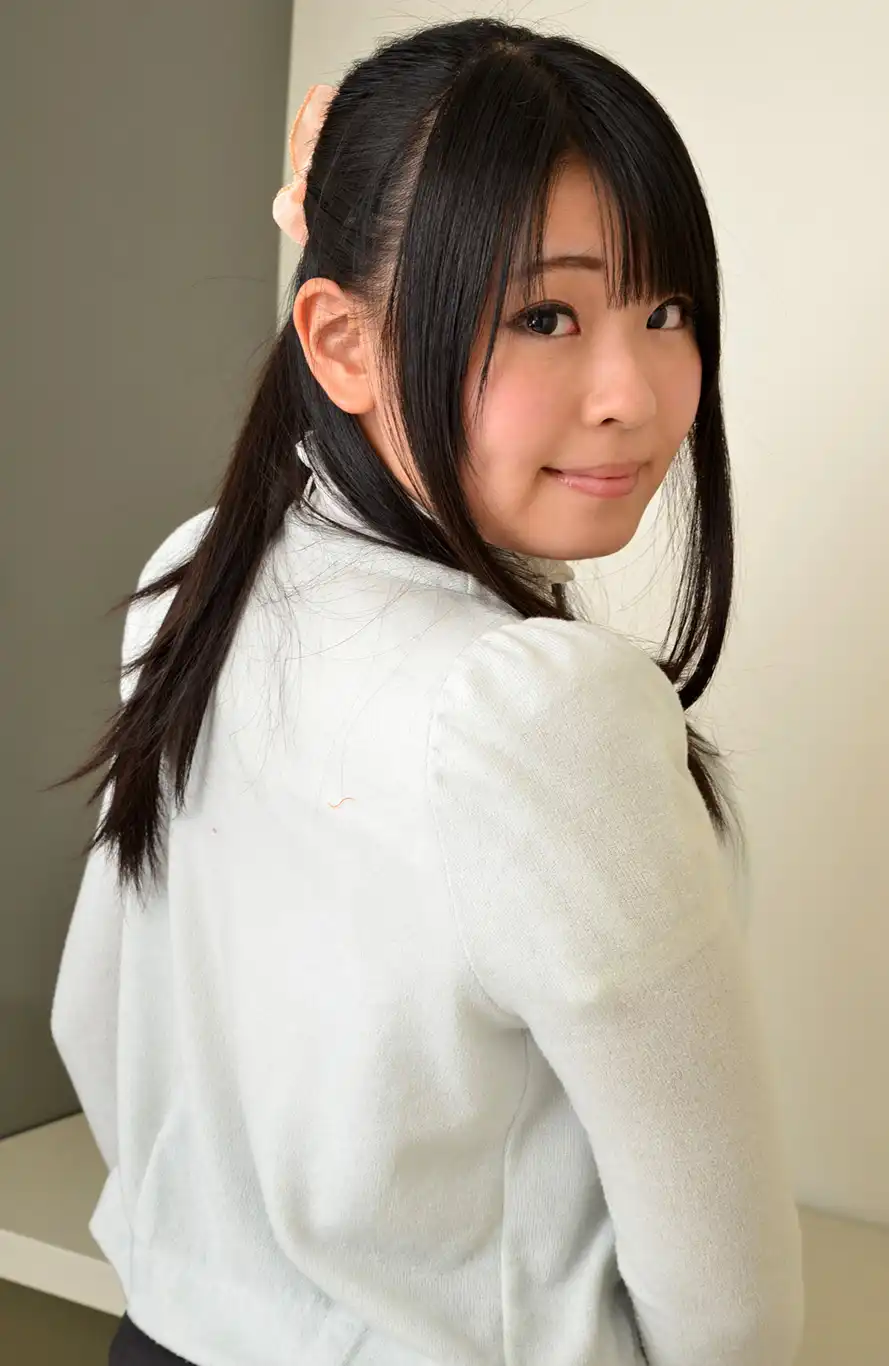 安部藍第3張寫真